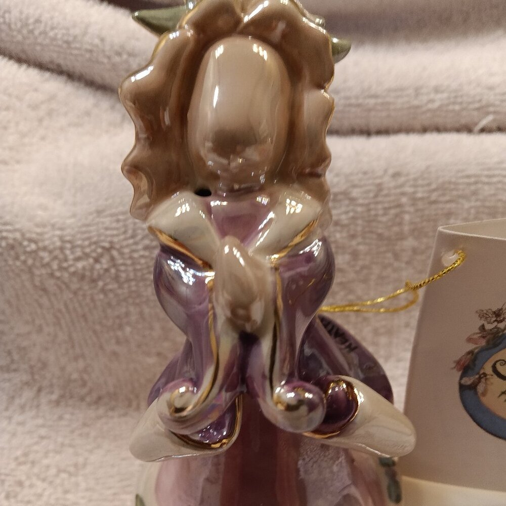 NIB: VINTAGE CLAYWORKS CERAMIC ORNAMENT "Family - Purple" - SA20295